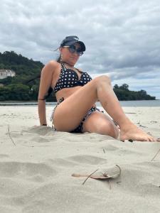 667895381: Chica busca chico en La Coruña