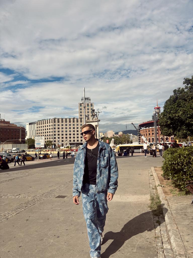 Chico busca chica en Barcelona: 