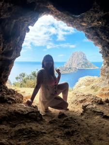 634602210: Chica busca chico en Ibiza