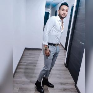 627654530: Chica busca chico en Gerona