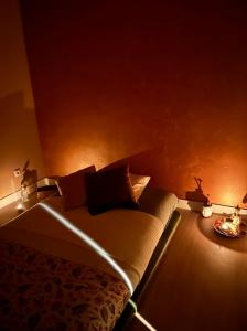 623932993: Chica busca chico en La Coruña