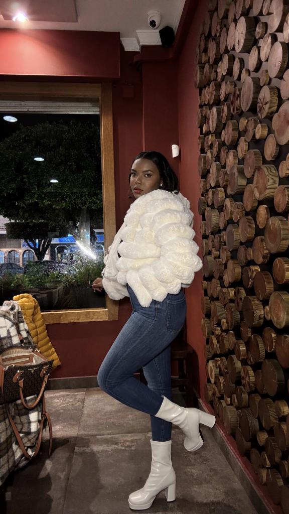 641796013: Chica busca chico en Málaga