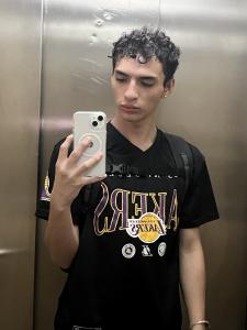 645318377: Chico busca chica en Madrid