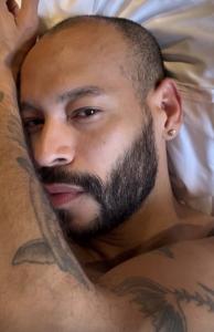 663193218: Chico busca chica en Barcelona