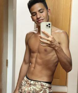 Chico busca chica en Granada: 