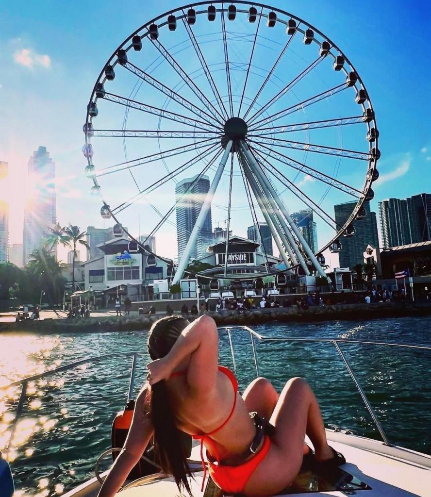 Chica busca chico en Murcia: Chica busca chico