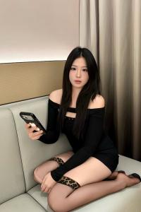 637781915: Chica busca chico en Barcelona