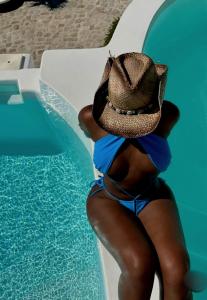 614292180: Chica busca chico en Madrid