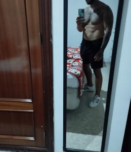 Chico busca chica en Sevilla: 