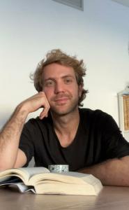 Chico busca chica en Barcelona: 