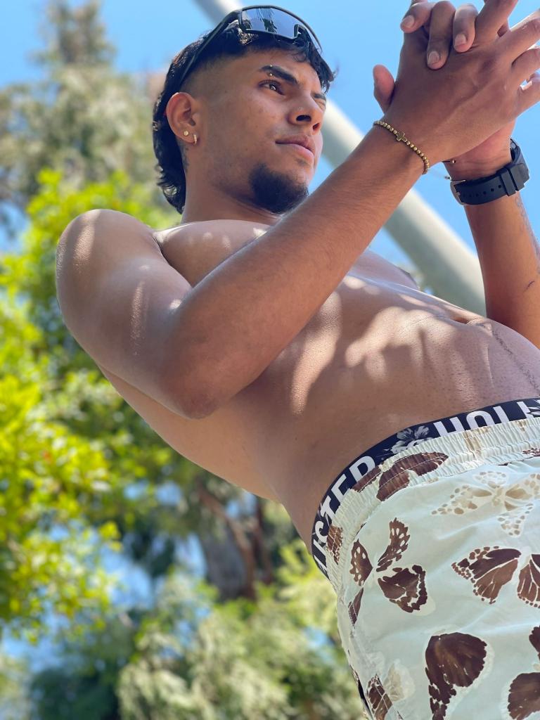 Chico busca chica en Sevilla: 