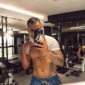 667100555: Chico busca chica en Valencia