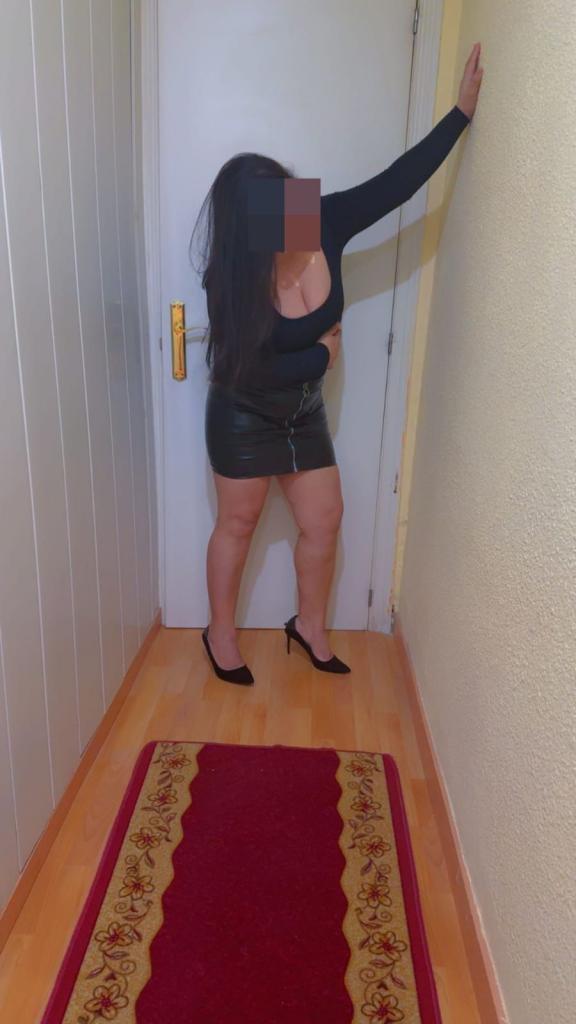 613806270: Chica busca chico en Madrid