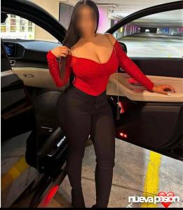 677354462: Chica busca chico en Ibiza