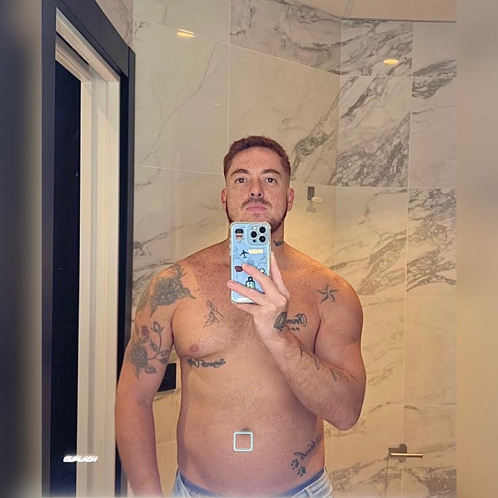 Chico busca chica en Granada: 