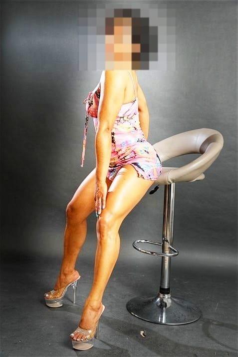 643297452: Chica busca chico en Madrid