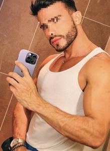 613834271: Chico busca chica en Málaga