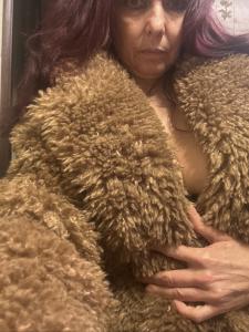 670813143: Chica busca chico en Salamanca