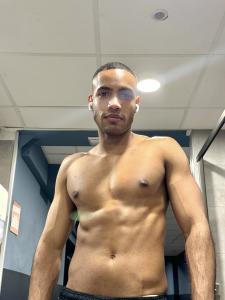 647888215: Chico busca chica en Madrid