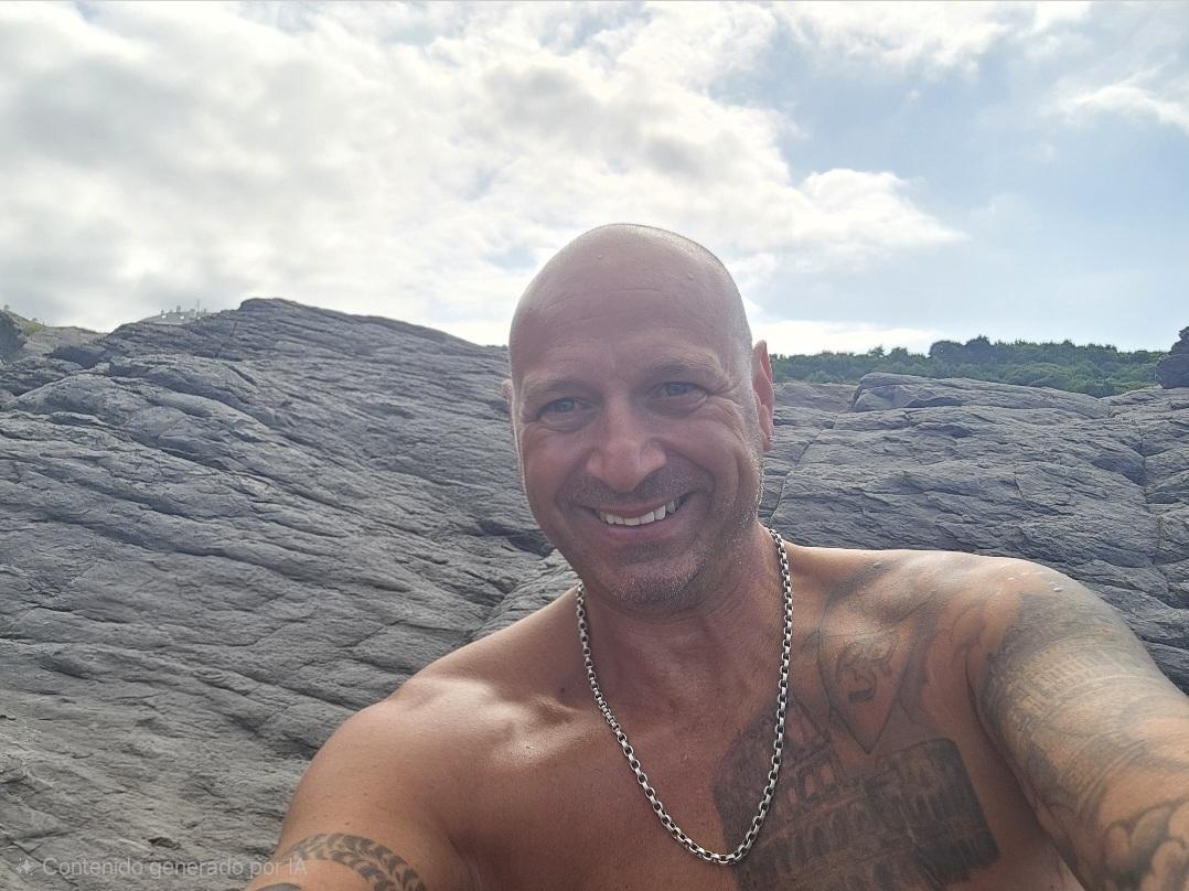 633381766: Chica busca chico en Álava