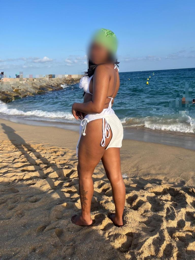 Chica busca chico en Alicante: Chica busca chico