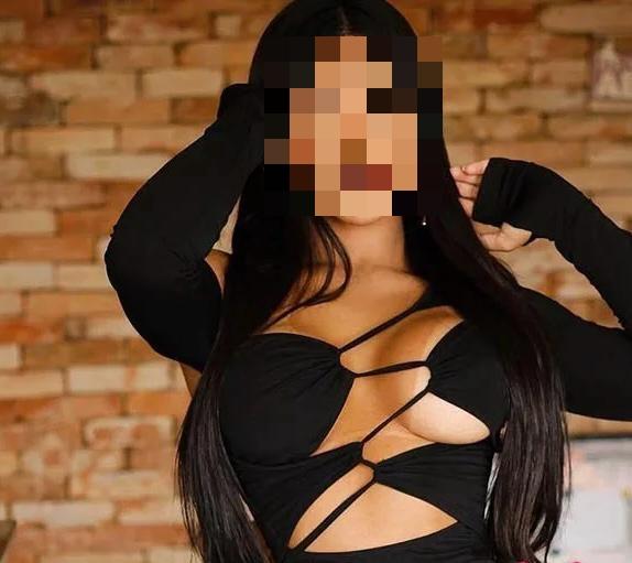 Chica busca chico en Ibiza: Chica busca chico