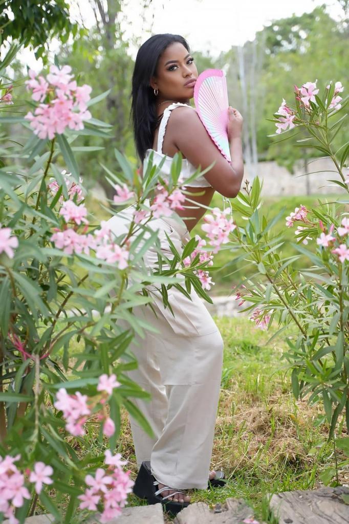 Chica busca chico en Alicante: Chica busca chico