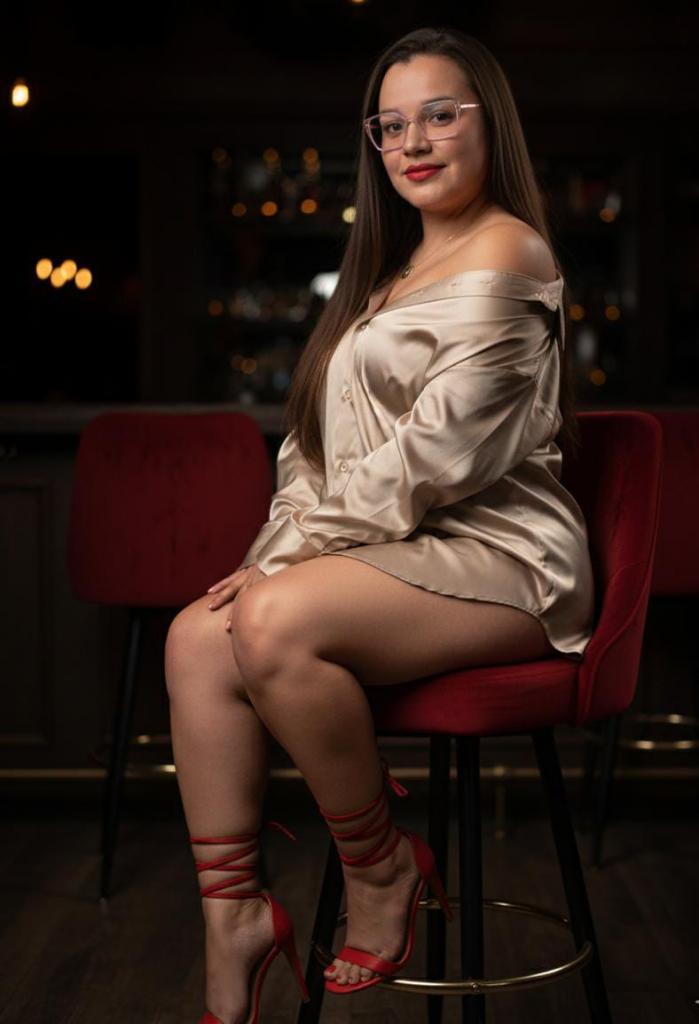 645823615: Chica busca chico en Barcelona