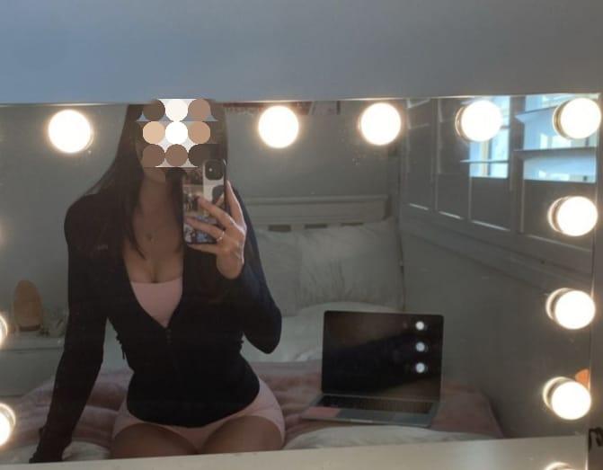 672838474: Chica busca chico en Sevilla