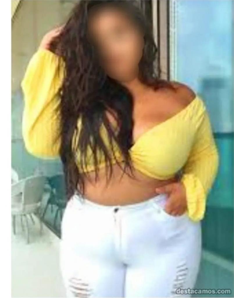 664026481: Chica busca chico en Barcelona