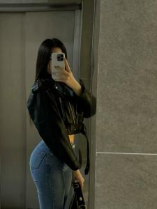624167249: Chica busca chico en Sevilla