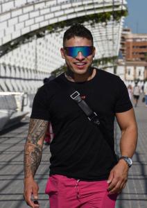 663572995: Chico busca chica en Barcelona