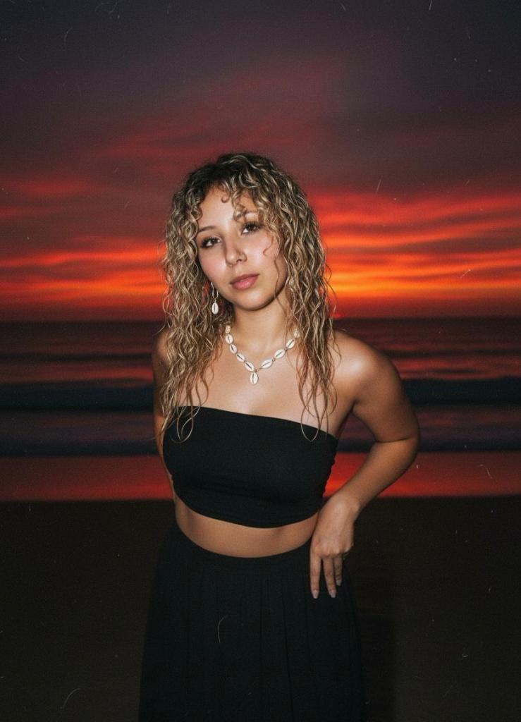 667559427: Chica busca chico en Barcelona