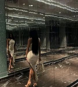 613284042: Chica busca chico en La Coruña