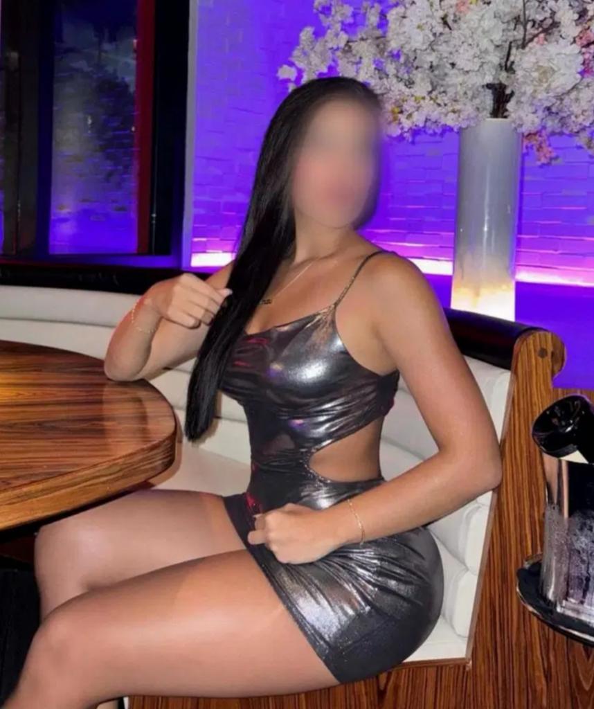 Chica busca chico en Cádiz: 