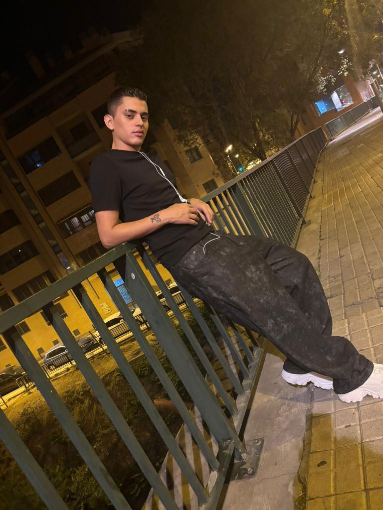 607905149: Chico busca chica en Madrid