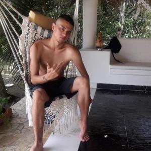 607905149: Chico busca chica en Madrid