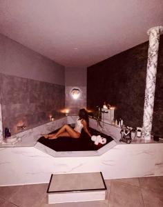 623932993: Chica busca chico en La Coruña