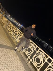 Chico busca chica en Sevilla: 