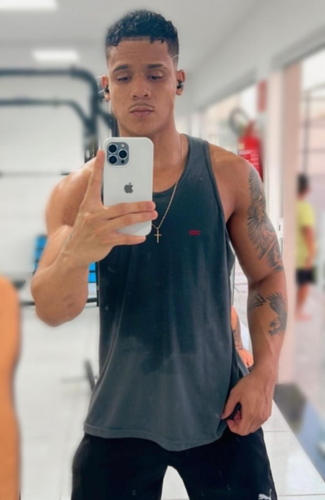 607152618: Chico busca chica en Pontevedra