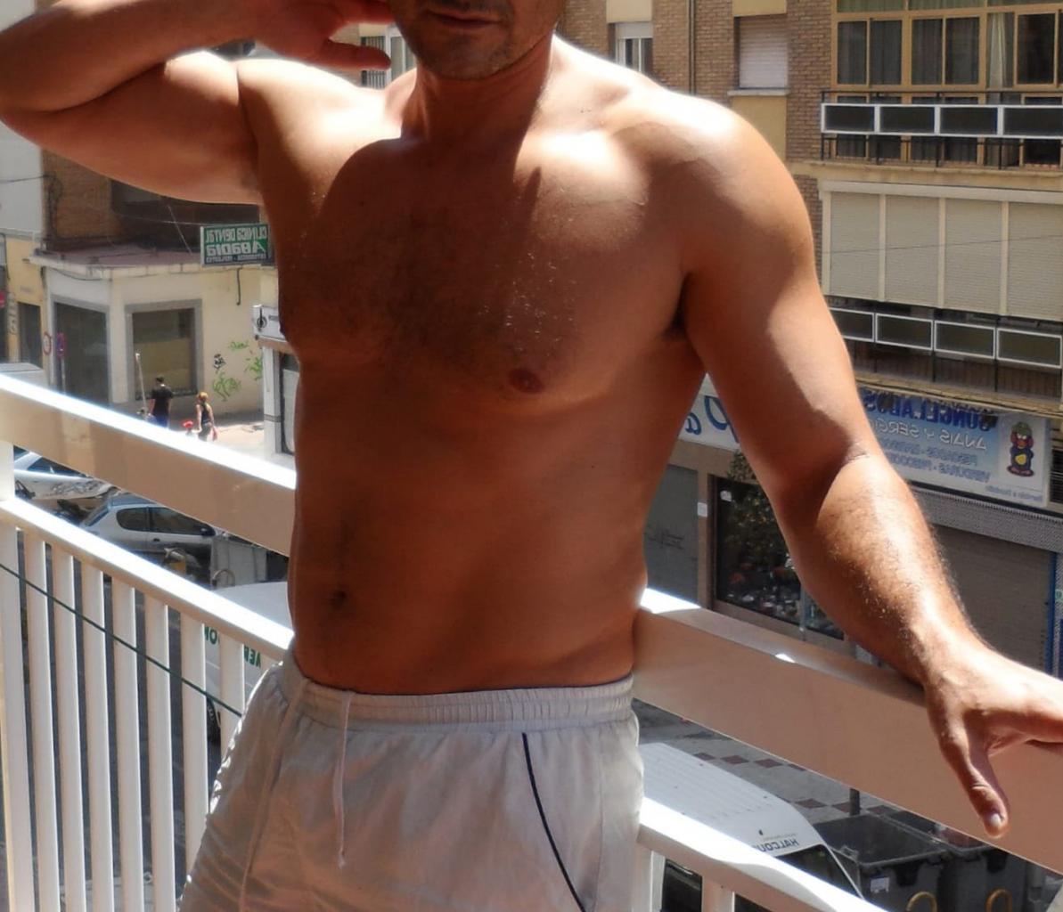 641632040: Chico busca chica en Málaga