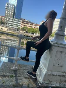 697370921: Chica busca chico en Cantabria