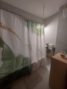 663984678: Chica busca chico en Ávila