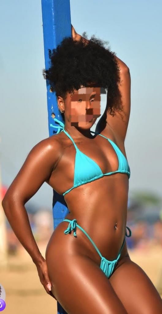 603221025: Chica busca chico en La Coruña