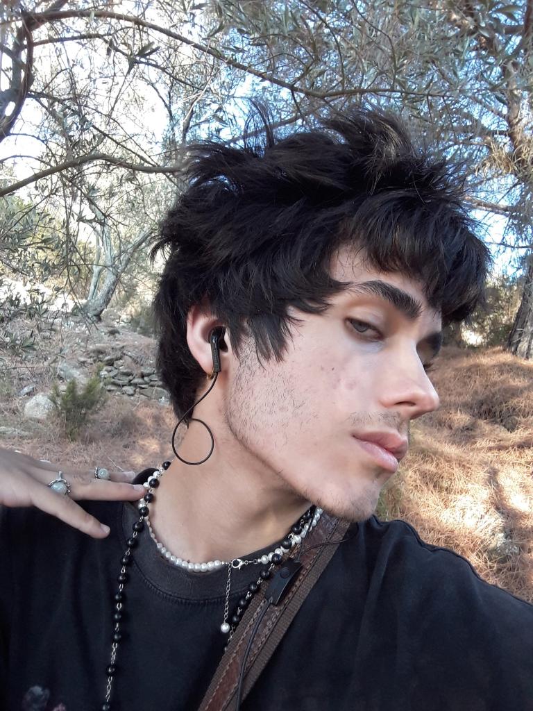 622847111: Chico busca chica en Gerona