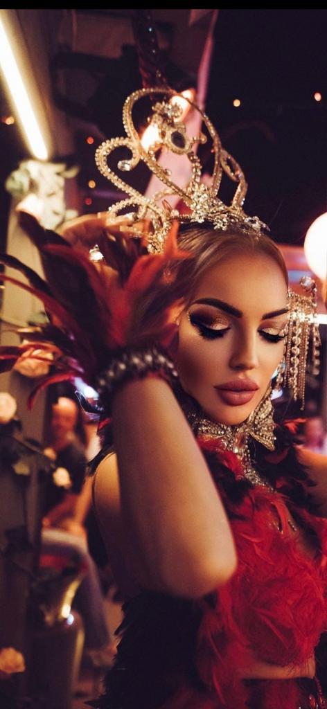 Chica busca chico en Alicante: Chica busca chico