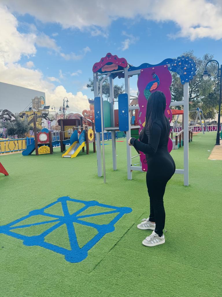 Chica busca chico en Huelva: 