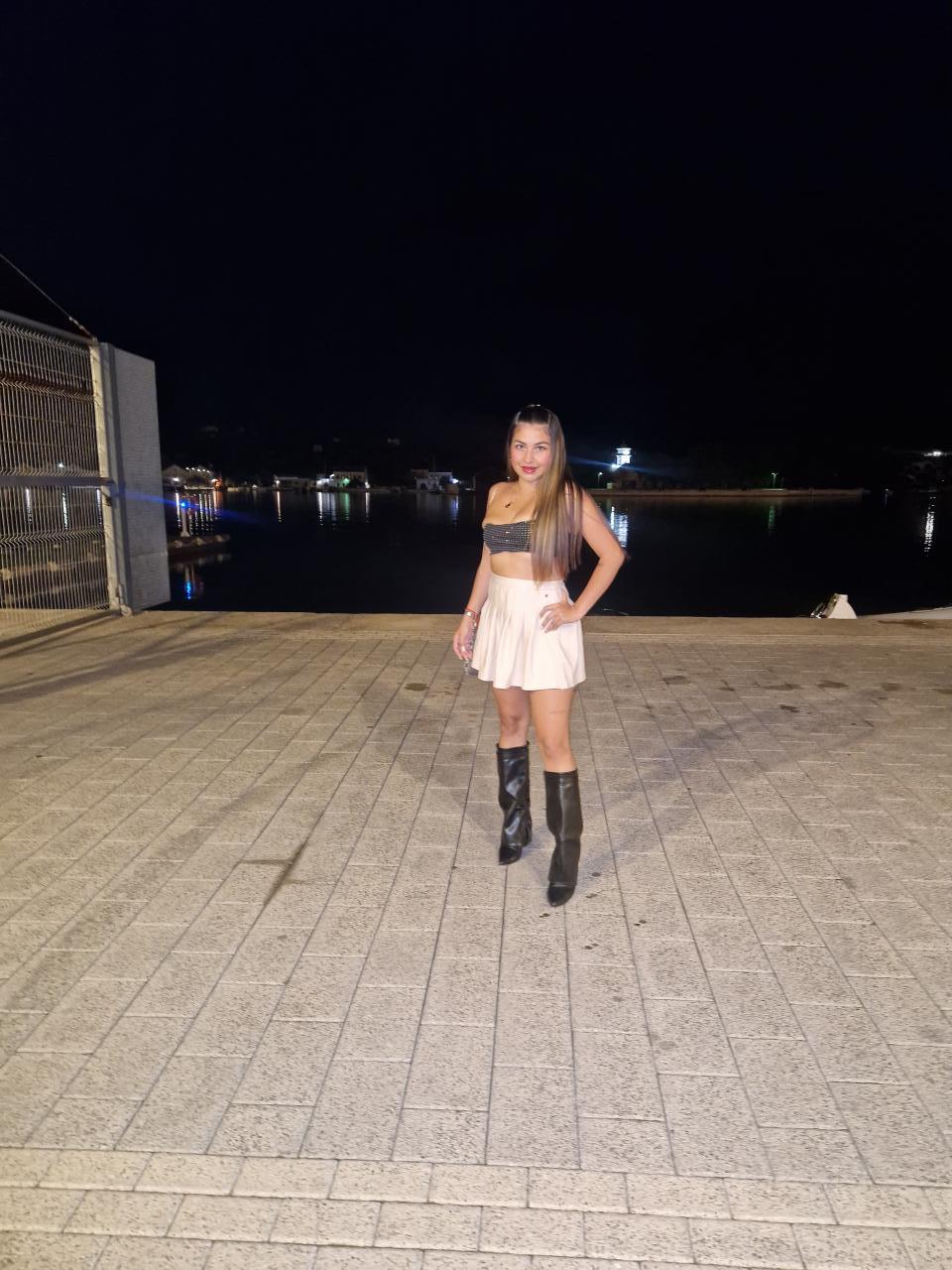 Chica busca chico en Menorca: 