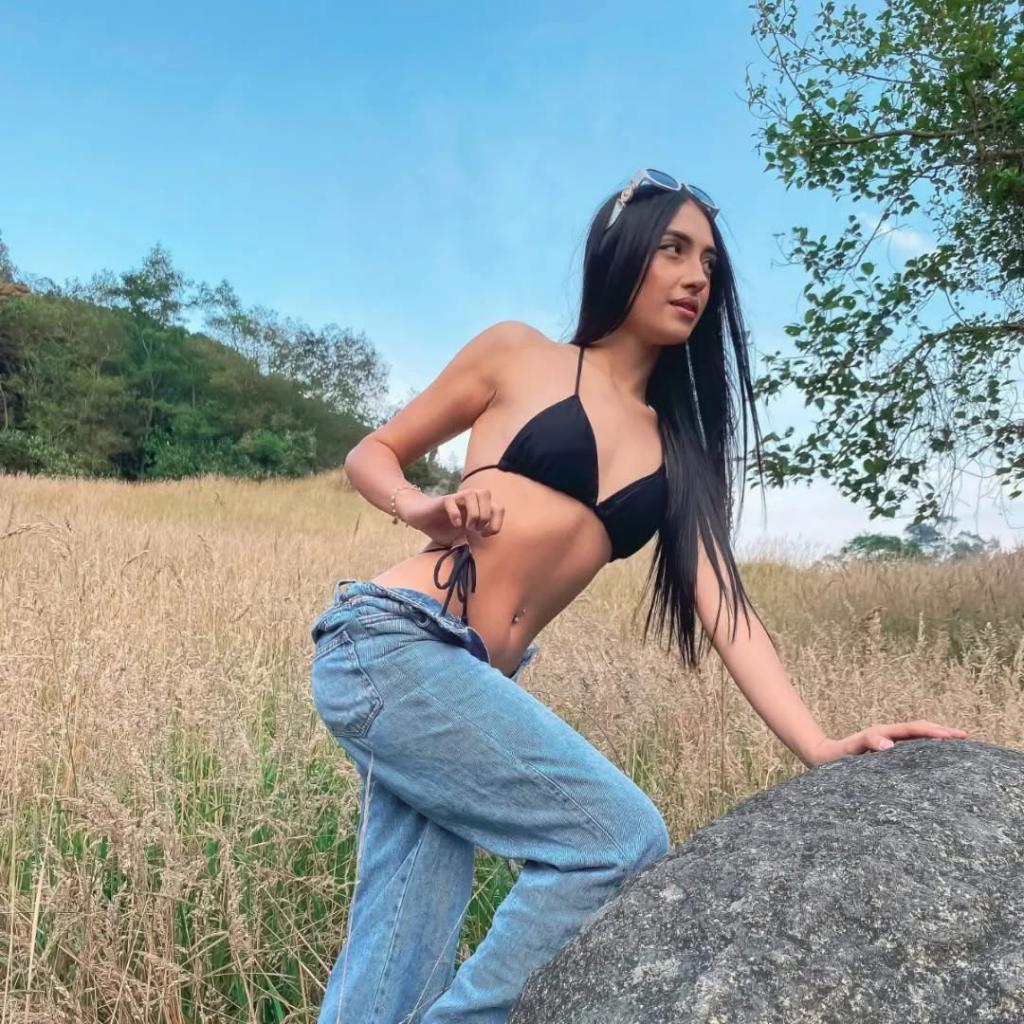 687751555: Chica busca chico en Mallorca