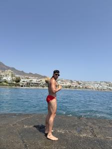 Chico busca chica en Sevilla: 